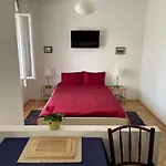 Studio Apartmanok