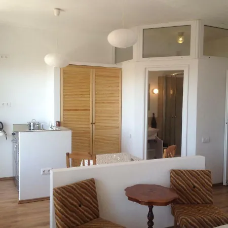 Studio Apartmanok *