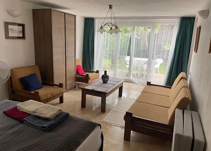 Studio Apartmanok アパート